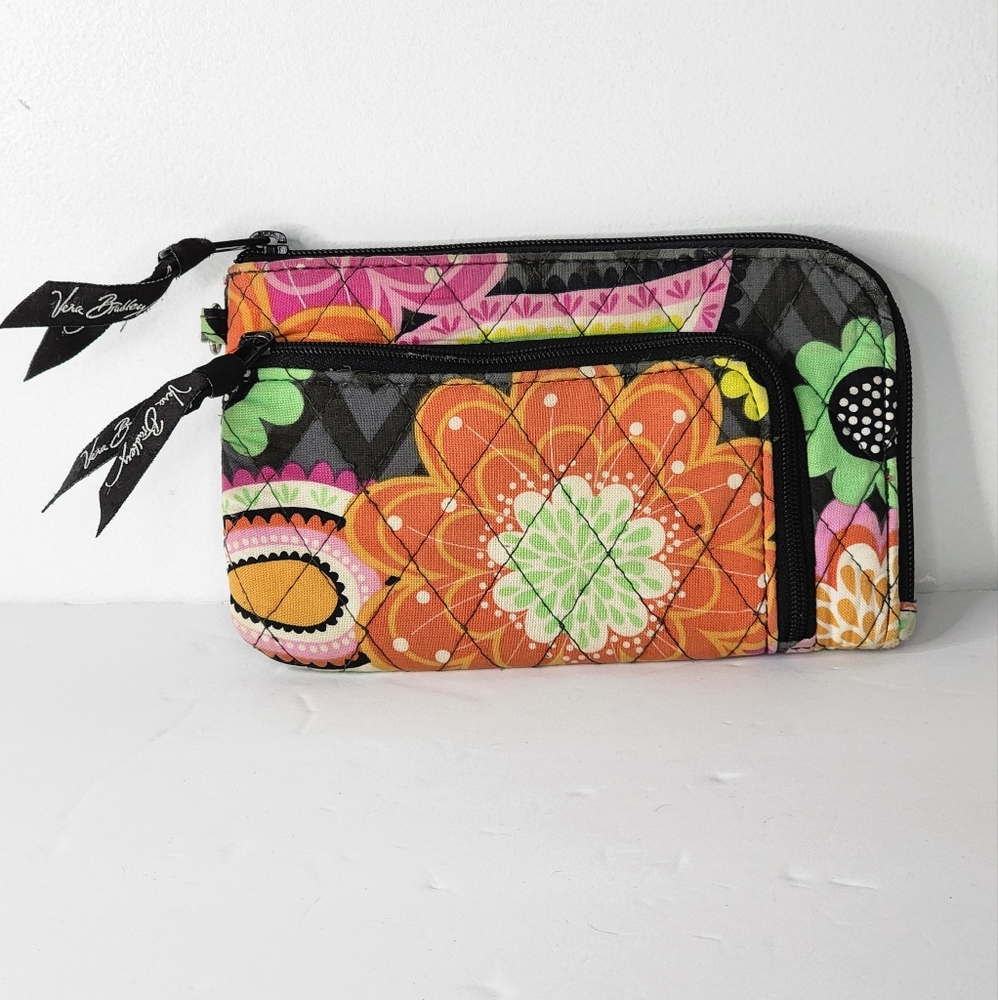 VERA BRADLEY Ziggy Zinnia  Zipper Wallet.